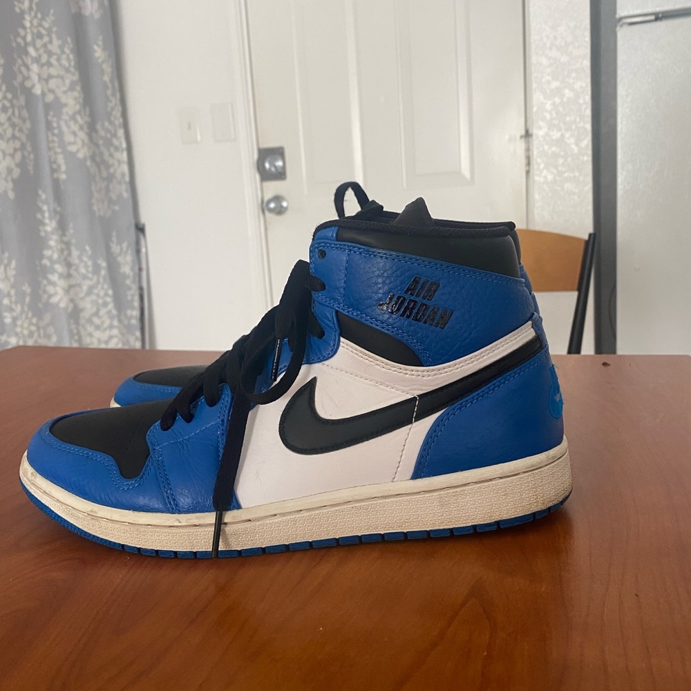 Nike Jordan 1s